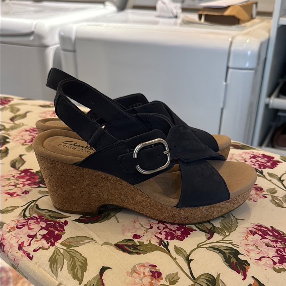Clarks Women's navy blue Wedge Sandals